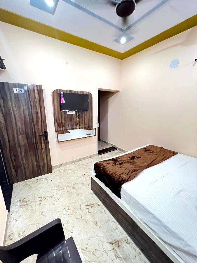 The Orchid Villa Homestay - Walkable Distance From Taj Mahal Агра Экстерьер фото