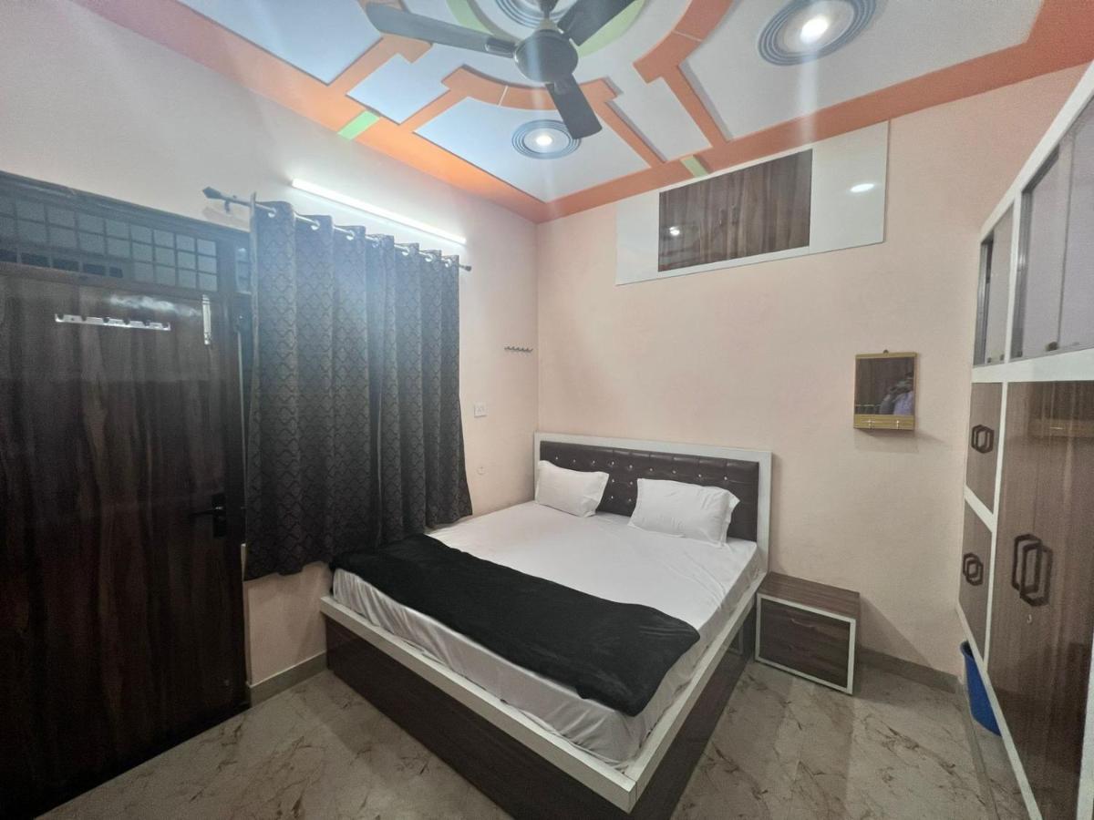The Orchid Villa Homestay - Walkable Distance From Taj Mahal Агра Экстерьер фото