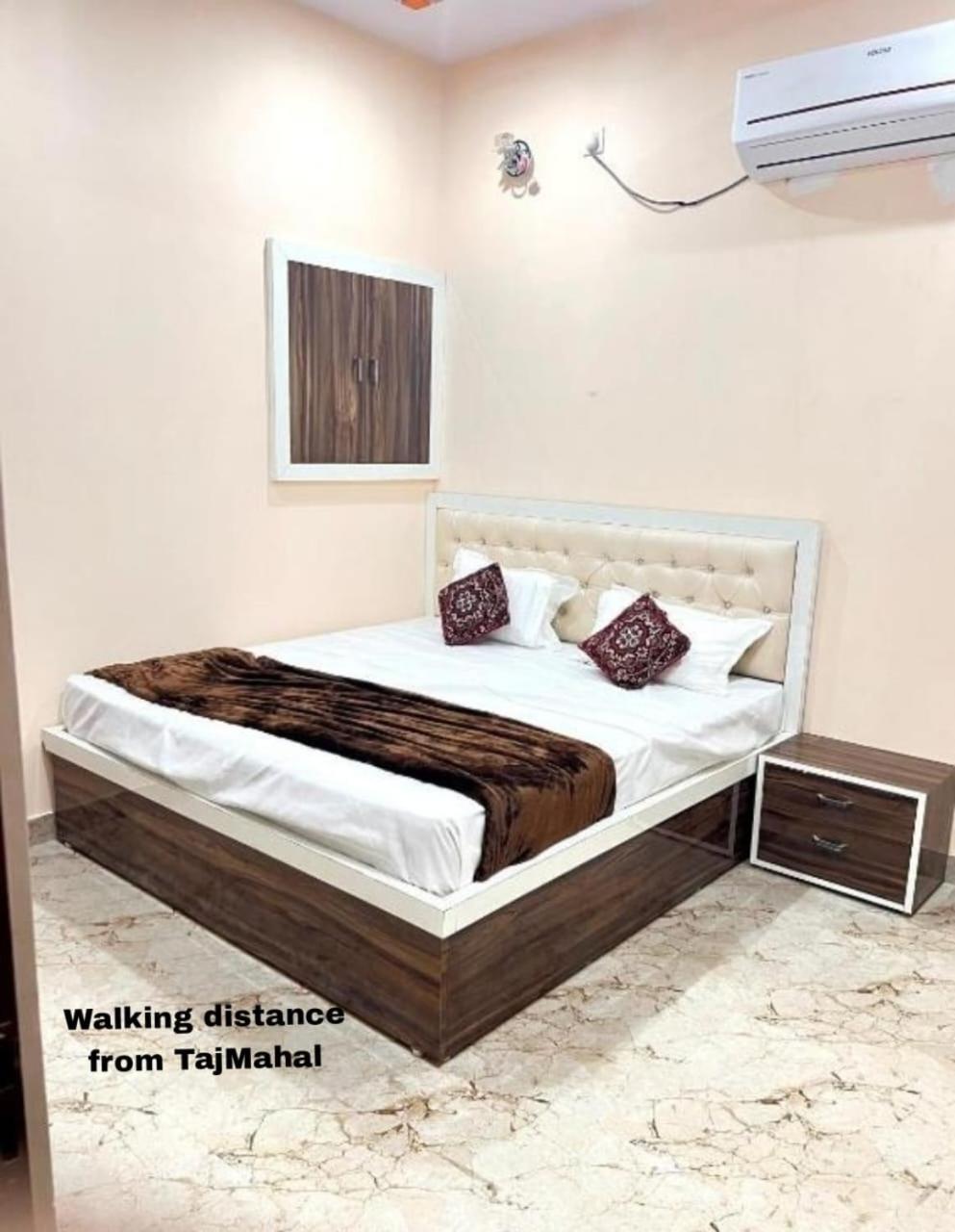 The Orchid Villa Homestay - Walkable Distance From Taj Mahal Агра Экстерьер фото