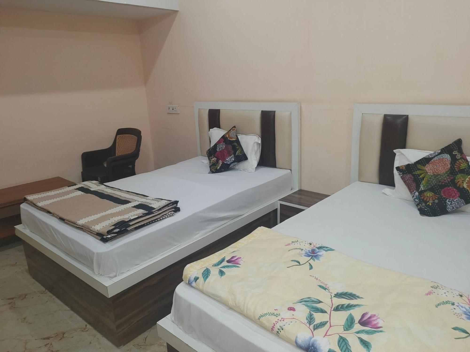The Orchid Villa Homestay - Walkable Distance From Taj Mahal Агра Экстерьер фото