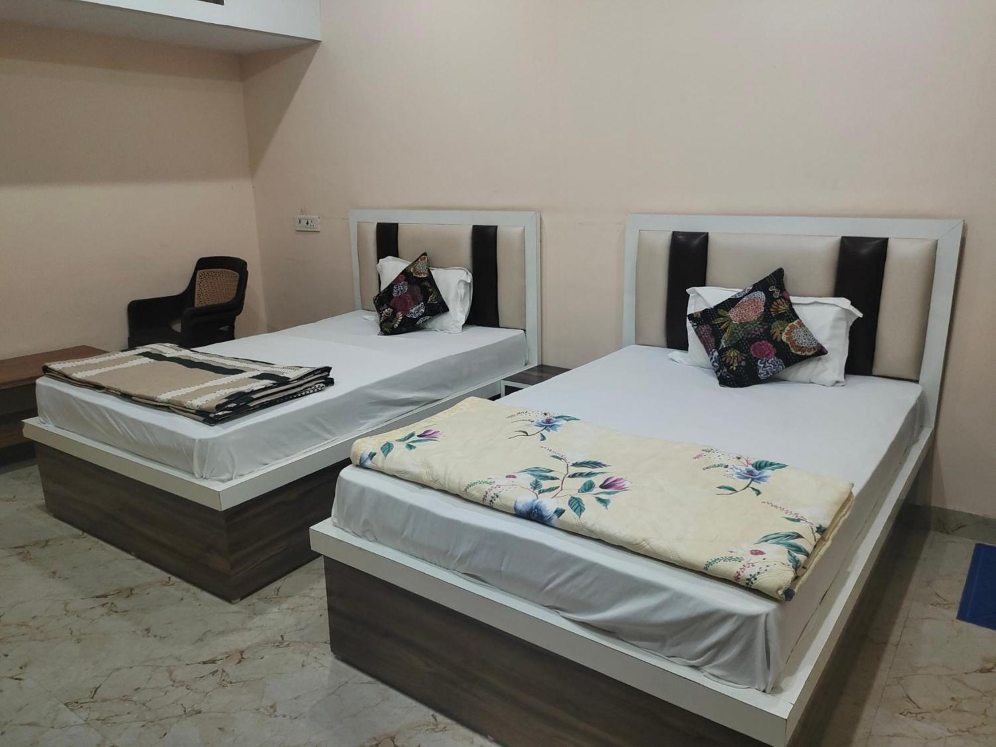 The Orchid Villa Homestay - Walkable Distance From Taj Mahal Агра Экстерьер фото