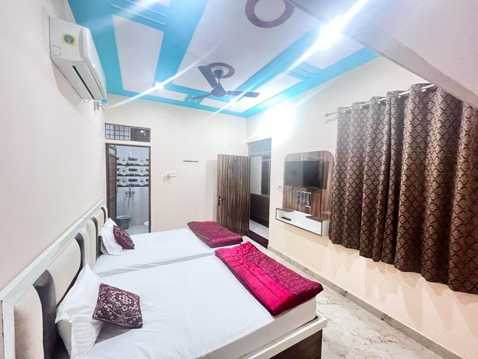 The Orchid Villa Homestay - Walkable Distance From Taj Mahal Агра Экстерьер фото