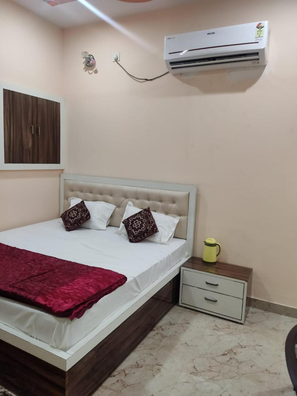 The Orchid Villa Homestay - Walkable Distance From Taj Mahal Агра Экстерьер фото