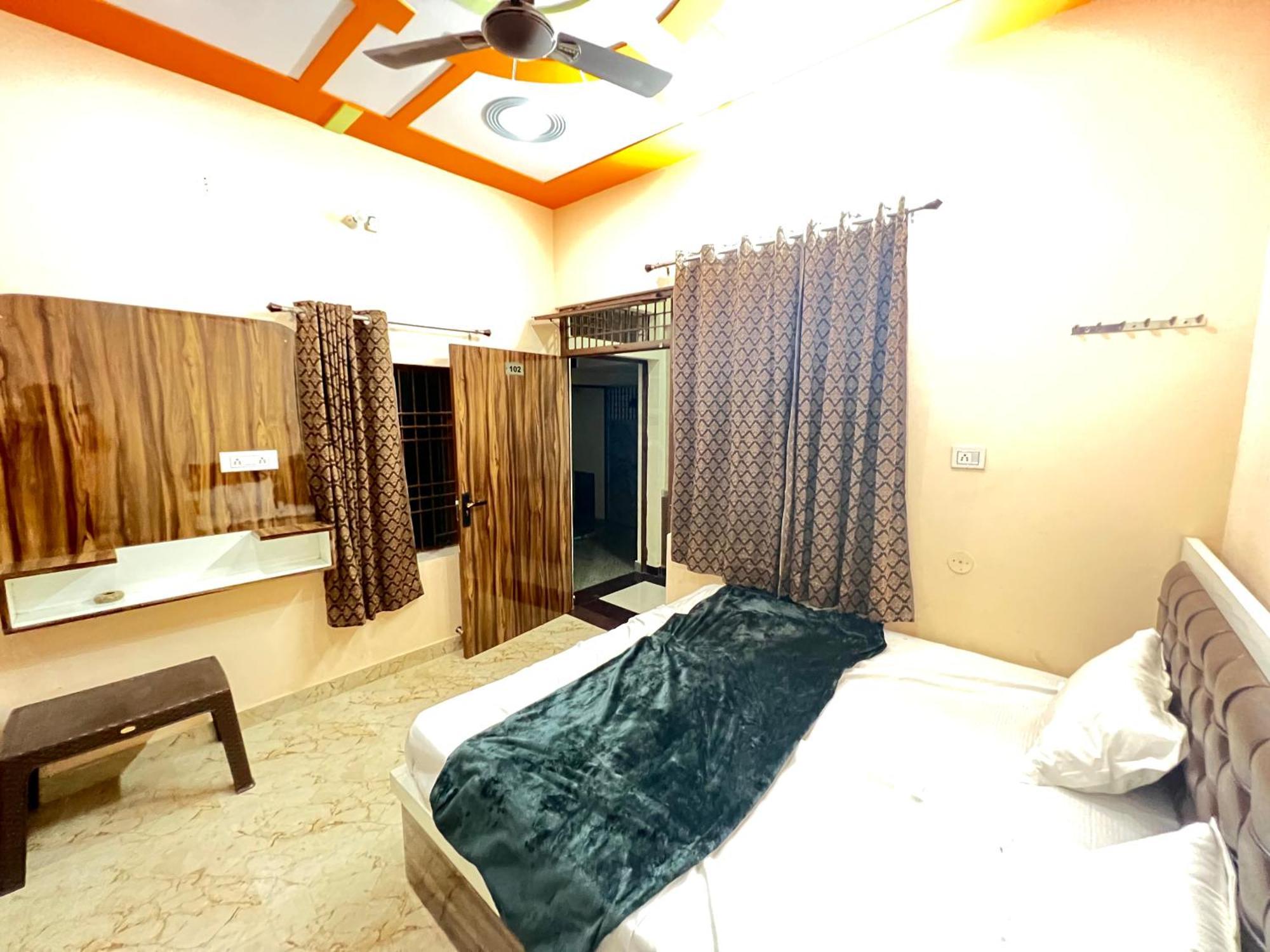The Orchid Villa Homestay - Walkable Distance From Taj Mahal Агра Экстерьер фото